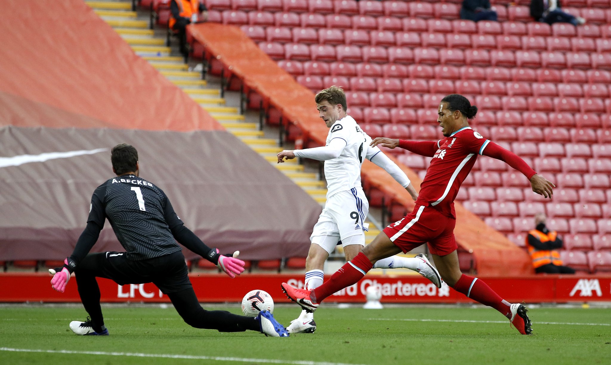 中脫穎而出 中脫穎而出